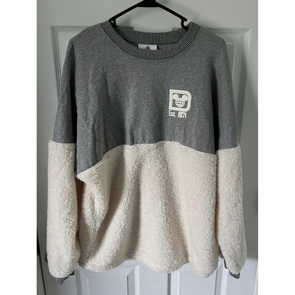 MM Disney Disneyland Spirit Jersey Plush Sherpa Fleece Gray White Sof Sweatshirt - Picture 4 of 5